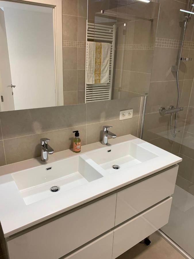 Lichtrijk 2-Slaapkamerappartement Met Zeezicht En Gratis Parking Oostende Ngoại thất bức ảnh
