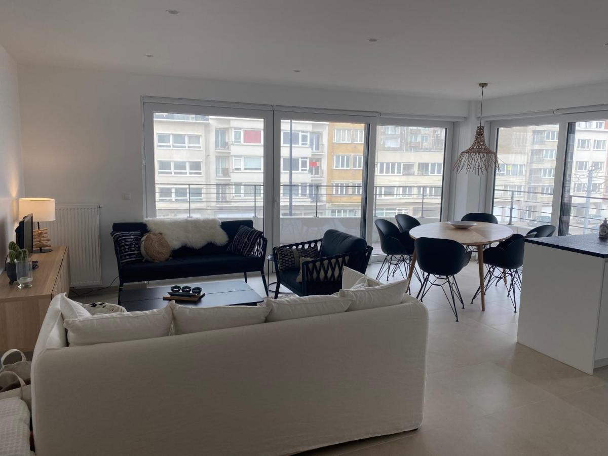 Lichtrijk 2-Slaapkamerappartement Met Zeezicht En Gratis Parking Oostende Ngoại thất bức ảnh