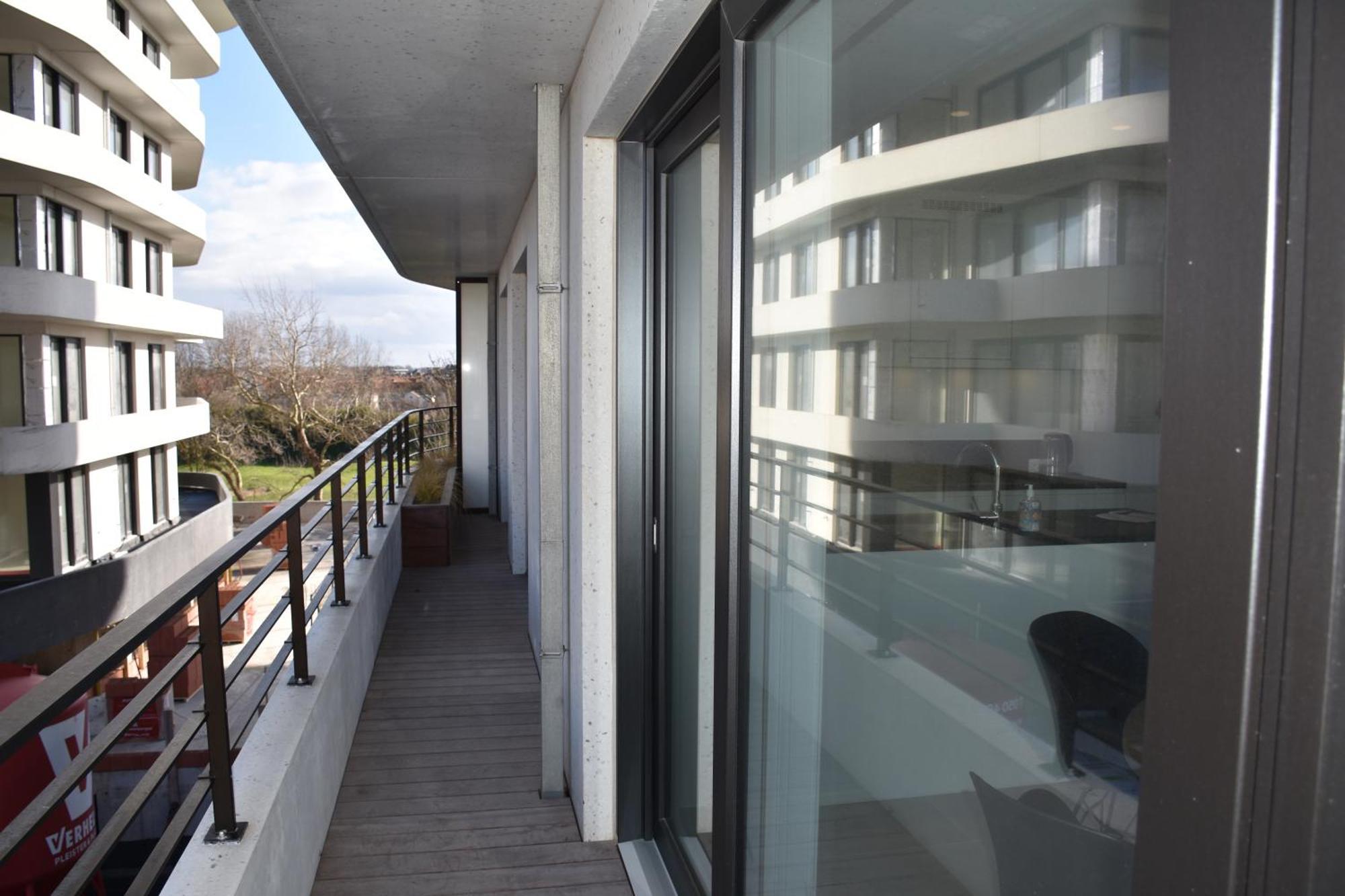 Lichtrijk 2-Slaapkamerappartement Met Zeezicht En Gratis Parking Oostende Ngoại thất bức ảnh